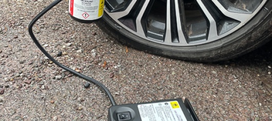 How-to-use-toyota-inflator-kit-for-puncture-grandons--7.jpeg