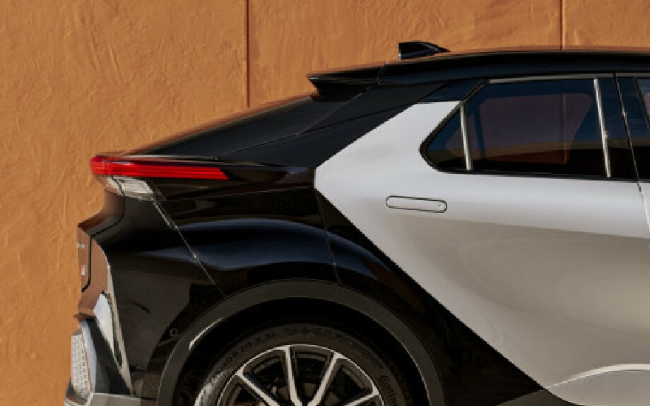 2024 Toyota C-HR Plugin Hybrid Grandons