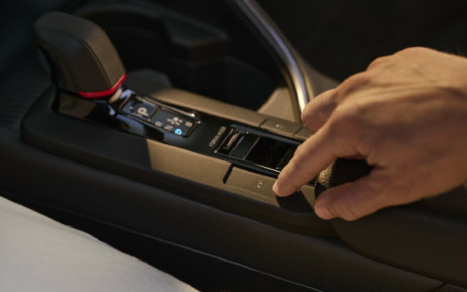 2024 Toyota C-HR Plugin Hybrid Grandons