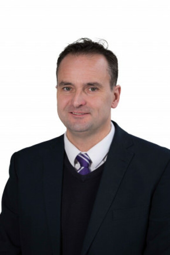 Grandons-Staff-2021-7462-Mark.jpeg