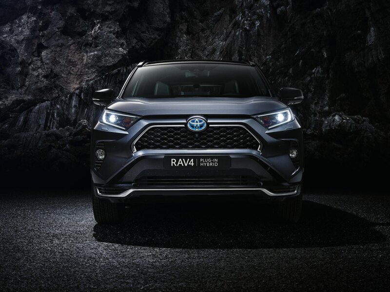 toyota-rav4-plug-in-2020-gallery-02-full_tcm-3044-1892256.jpeg