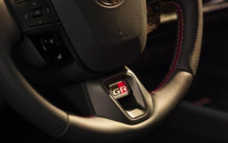 2024 Toyota C-HR Plugin Hybrid Grandons