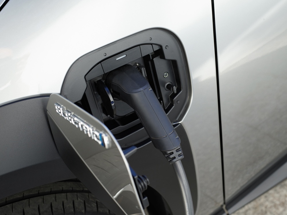 TOY_bZ4X_2021_PRELAUNCH_HUB_BRAND_IMG_KV_Charging.jpeg